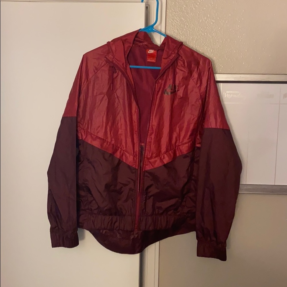 Nike women’s windbreaker M